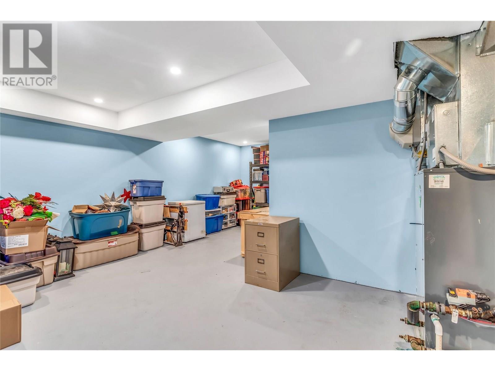 4450 Gordon Drive Unit# 105. Kelowna, British Columbia