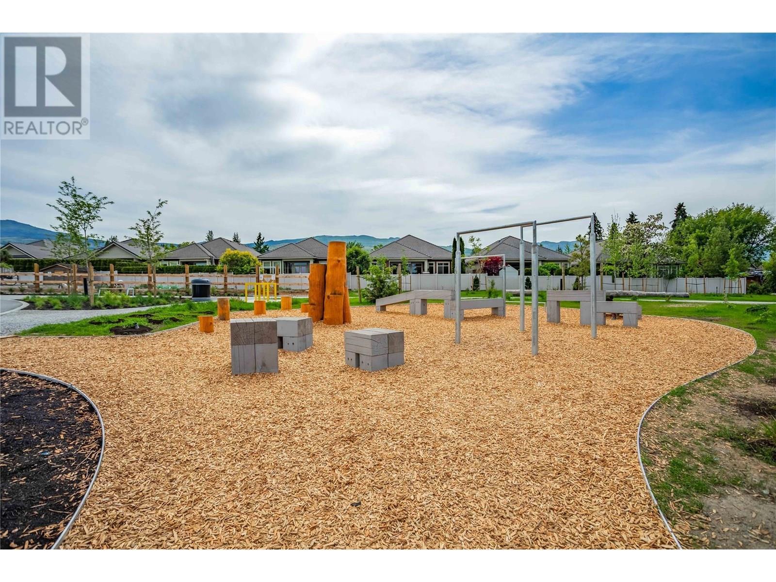 4450 Gordon Drive Unit# 105. Kelowna, British Columbia