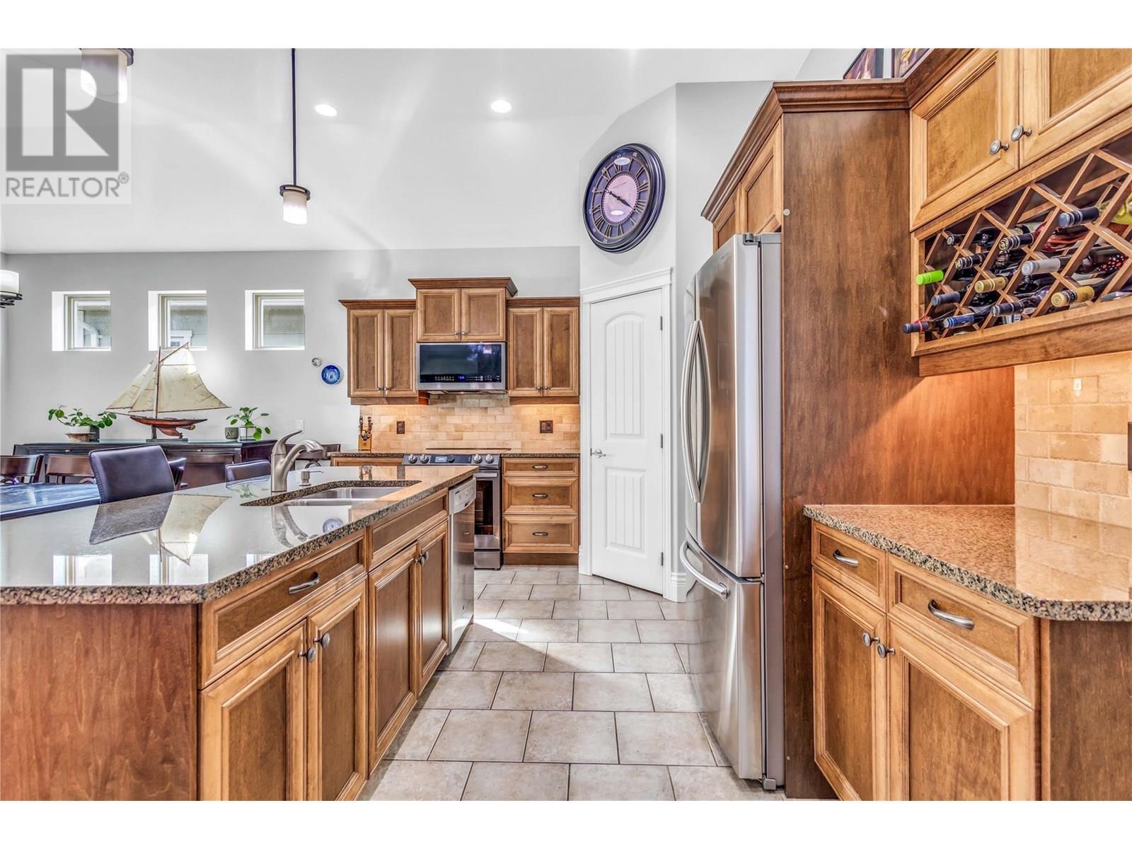 4450 Gordon Drive Unit# 105. Kelowna, British Columbia