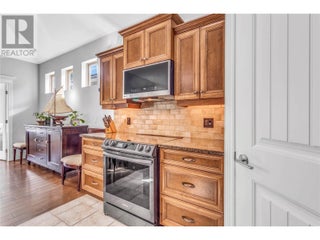 4450 Gordon Drive Unit# 105. Kelowna, British Columbia