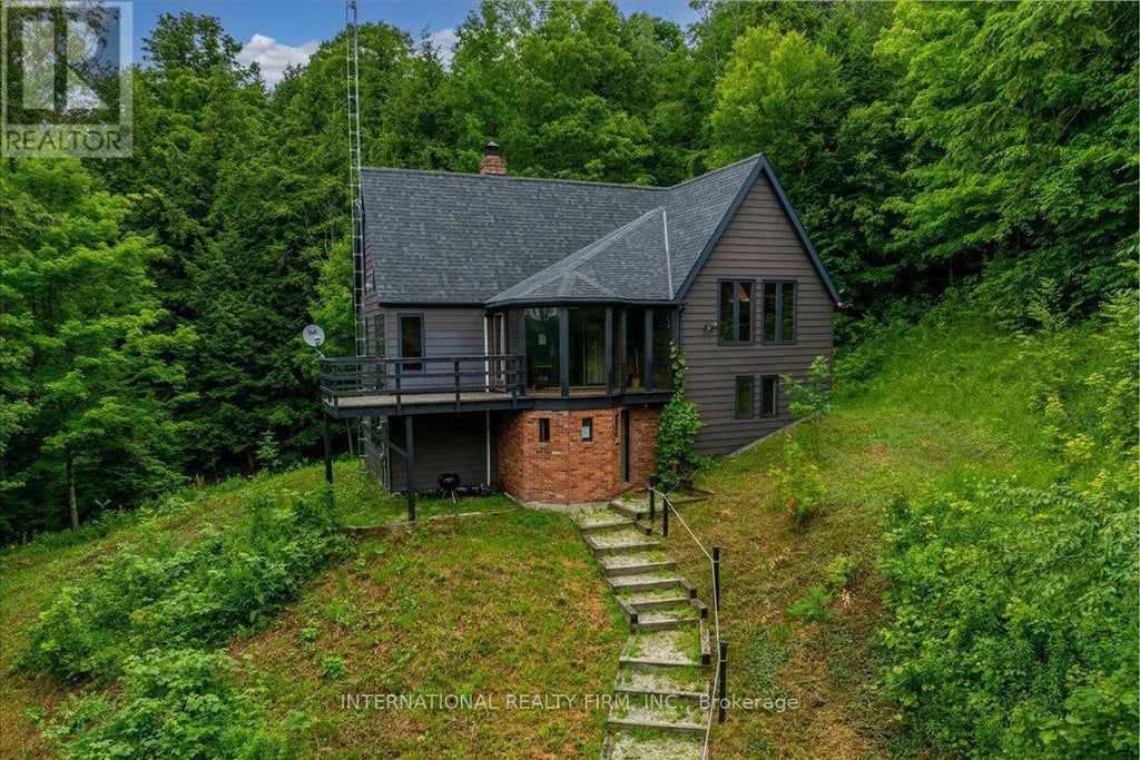 2445 Riverside Drive, Clearview