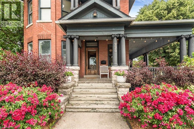 225 Broad Street E, Dunnville