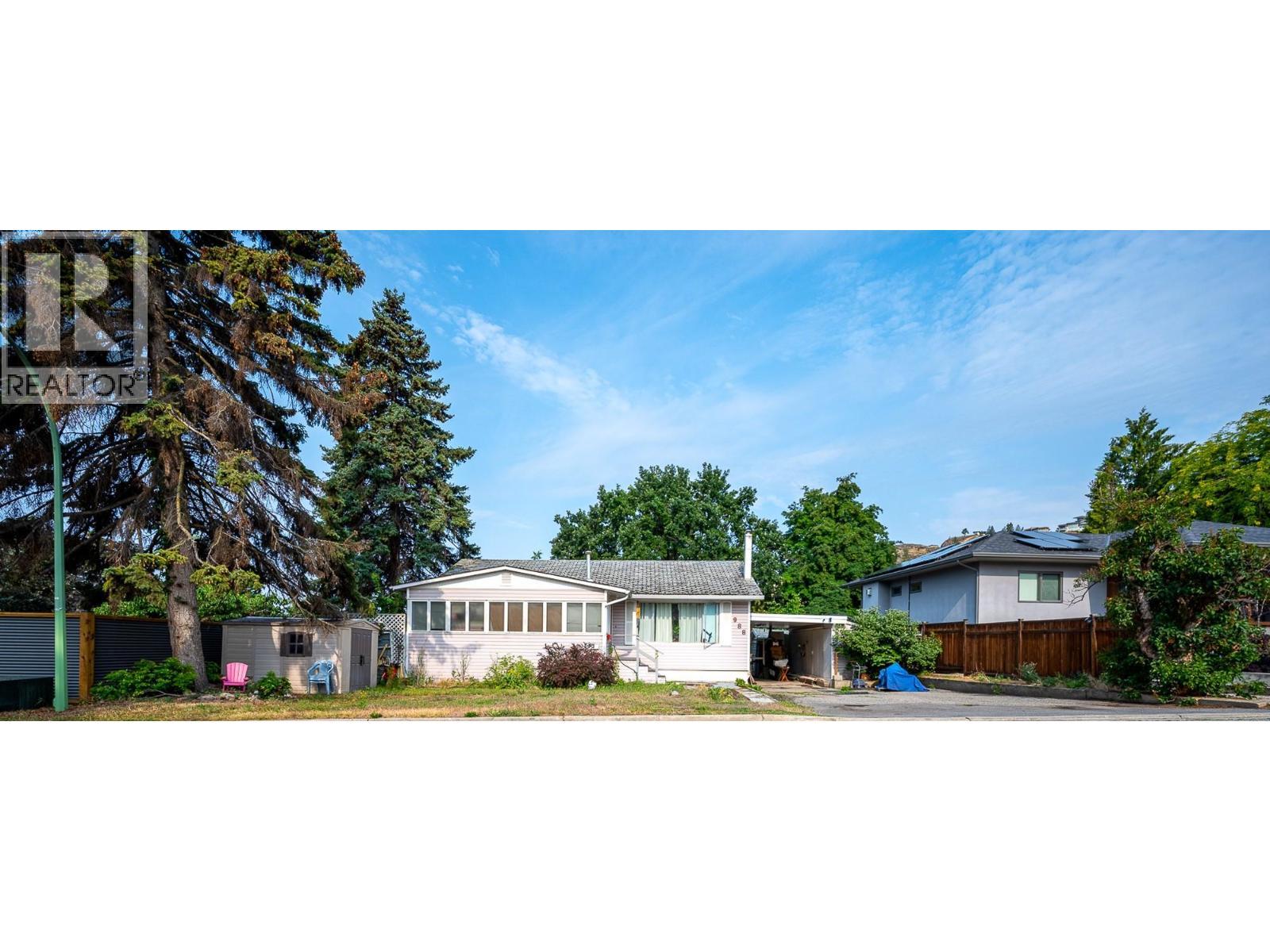 988 Glengarry Street. Kelowna, British Columbia