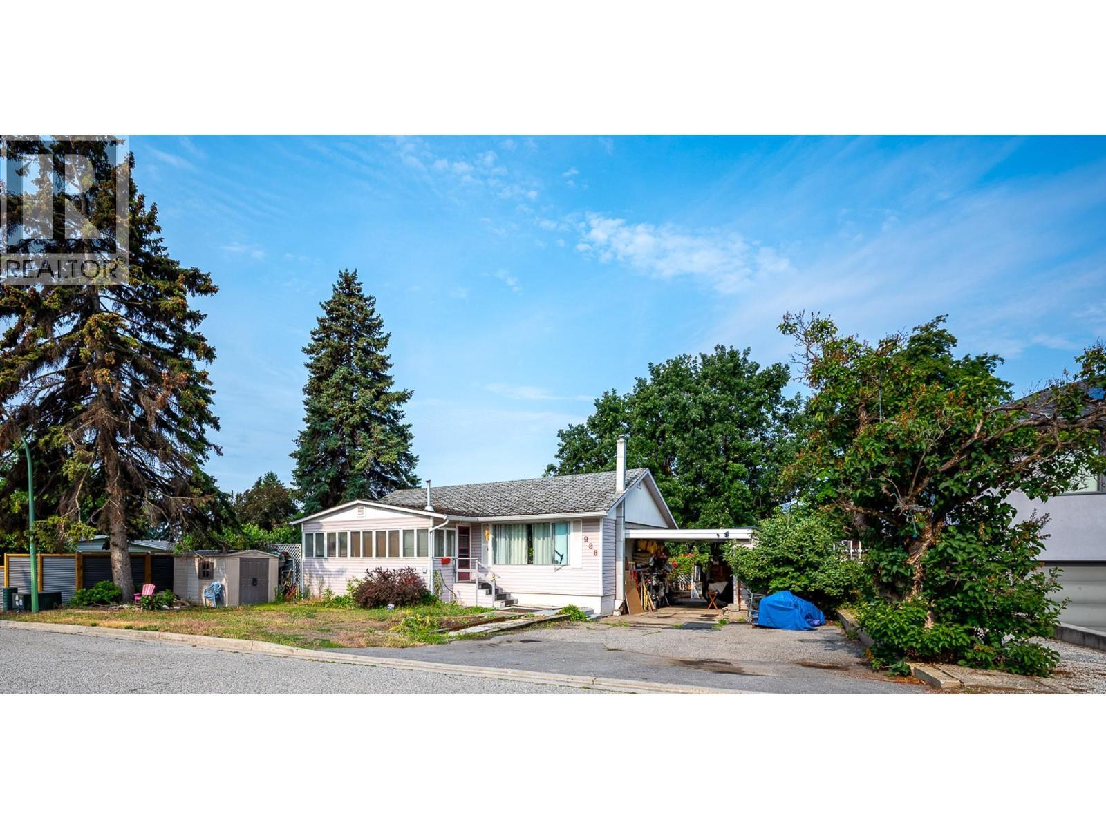 988 Glengarry Street. Kelowna, British Columbia