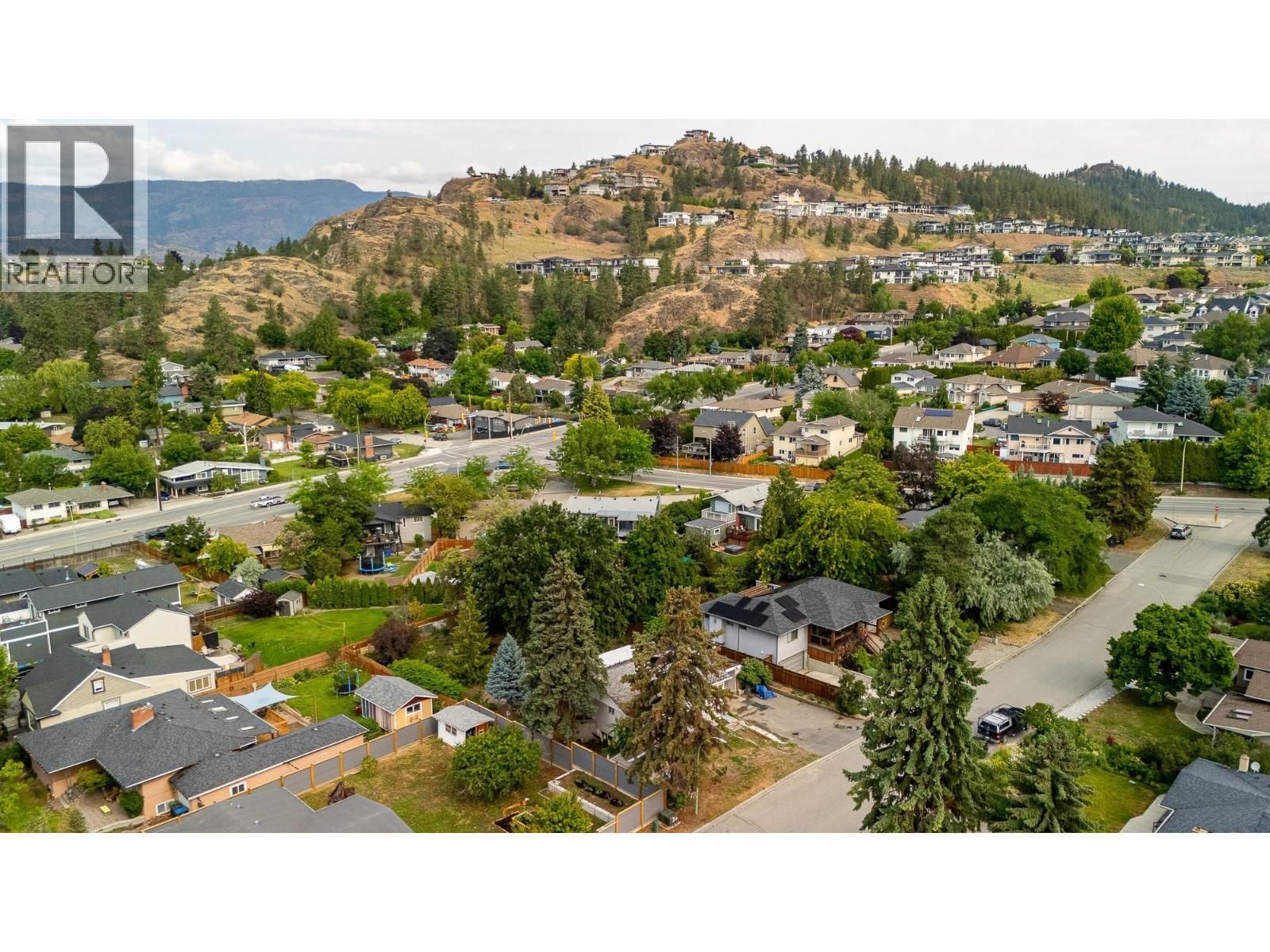 988 Glengarry Street. Kelowna, British Columbia