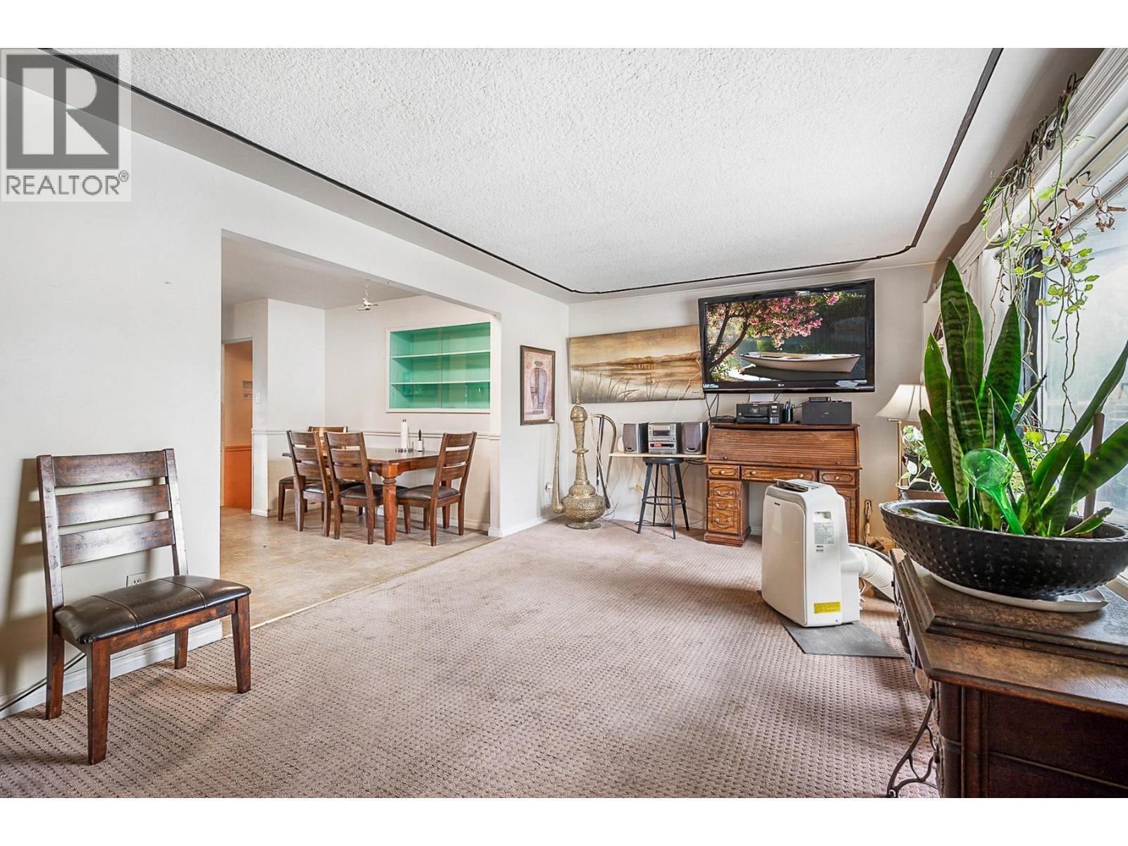 988 Glengarry Street. Kelowna, British Columbia