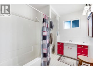 988 Glengarry Street. Kelowna, British Columbia