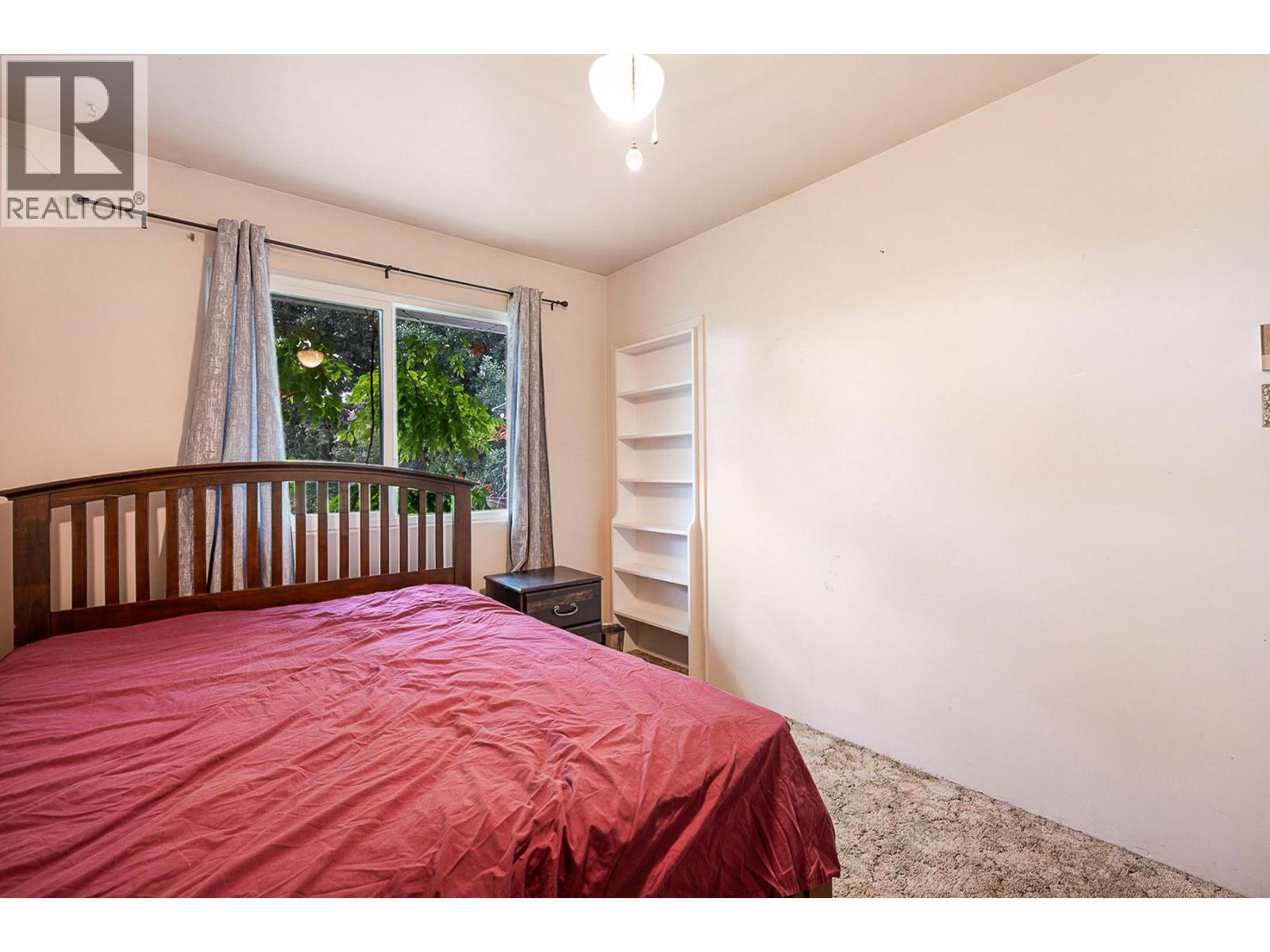 988 Glengarry Street. Kelowna, British Columbia