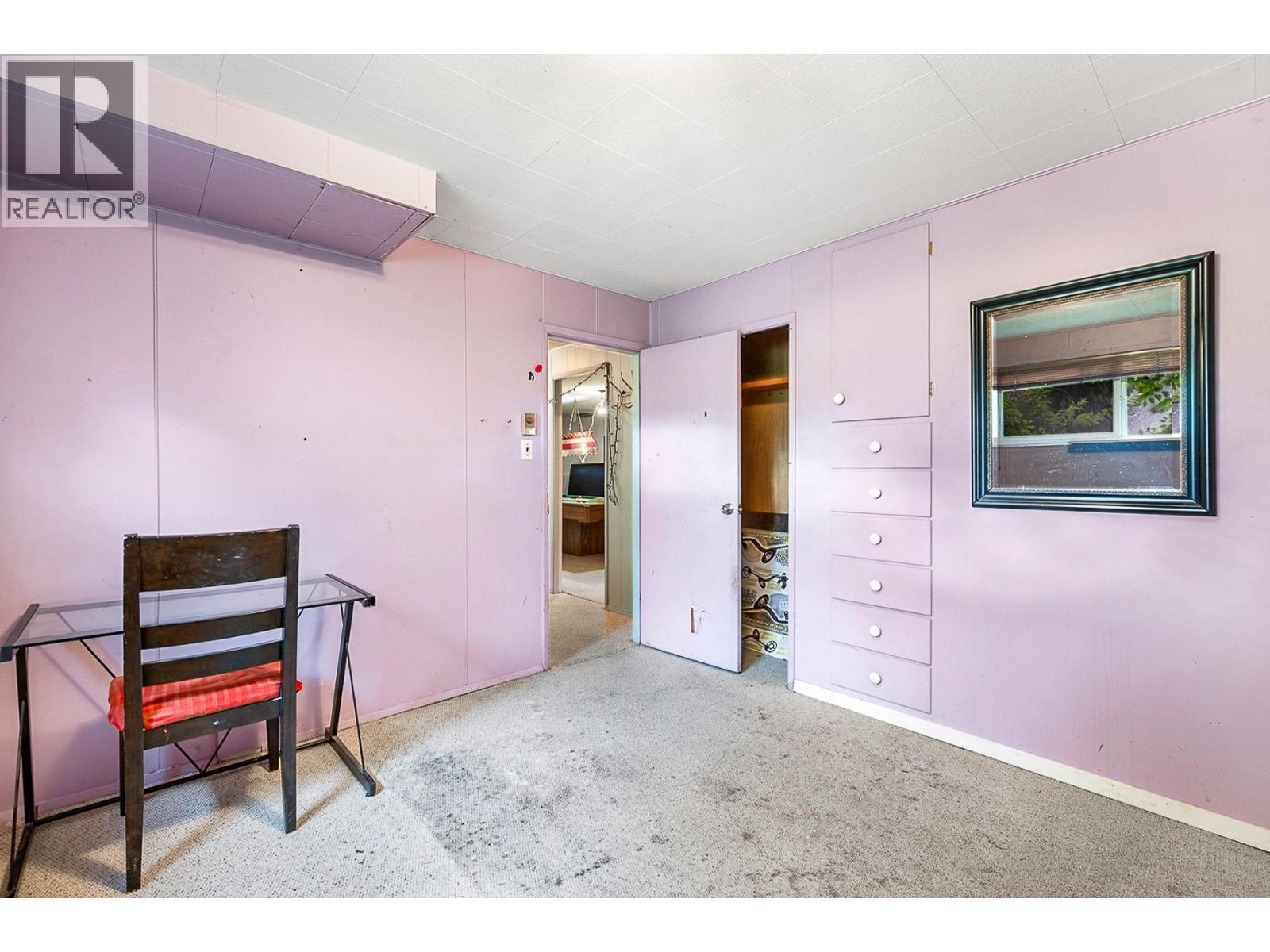 988 Glengarry Street. Kelowna, British Columbia