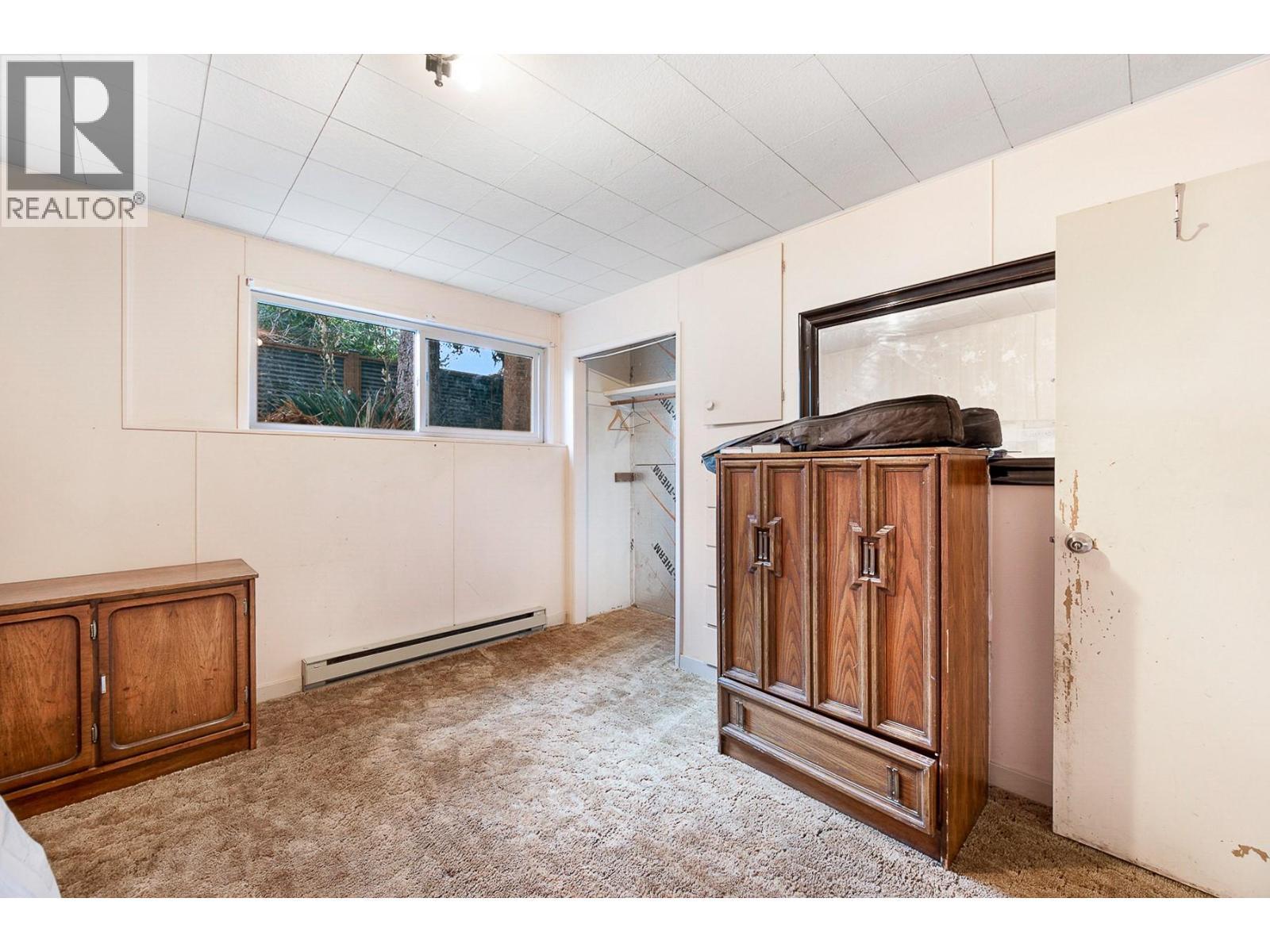 988 Glengarry Street. Kelowna, British Columbia