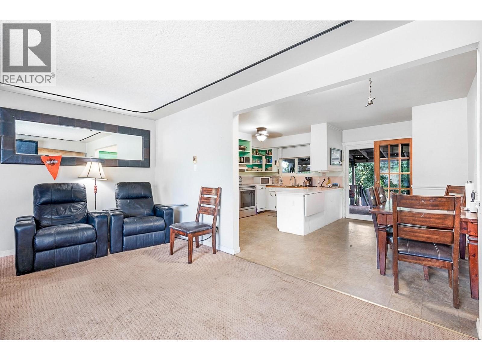 988 Glengarry Street. Kelowna, British Columbia