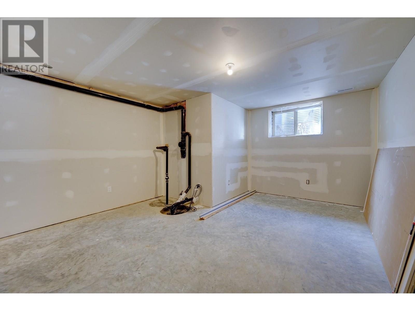 220 Shepherd Road Unit# 2. Chase, British Columbia