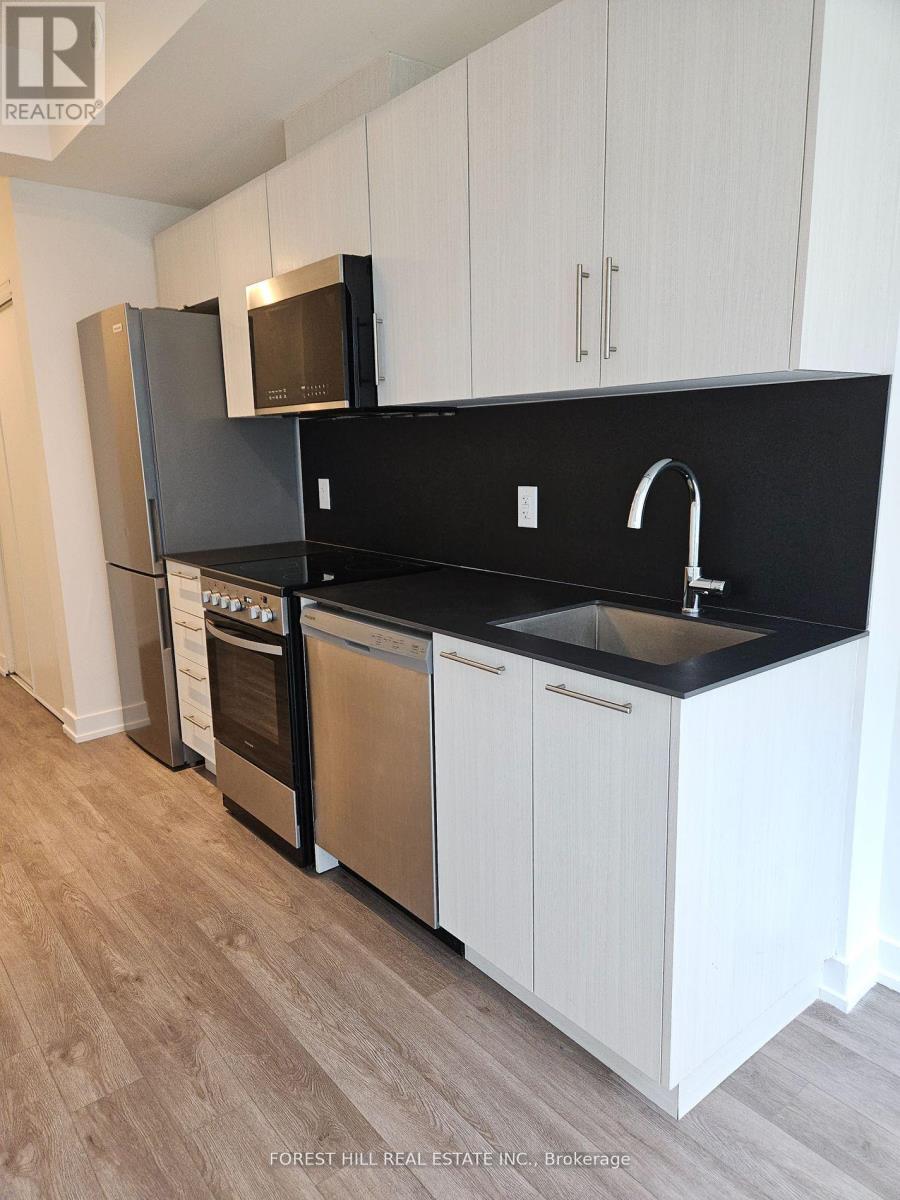 Th16 - 871 Sheppard Avenue W, Toronto (clanton Park)