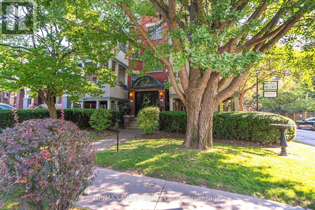 9b Humewood Drive, Toronto (humewood-Cedarvale)