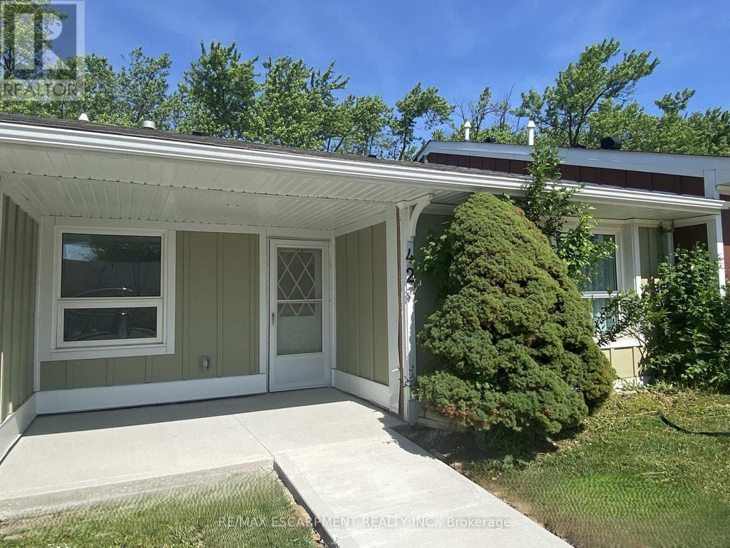 42 Szollosy Circle, Hamilton (kennedy)