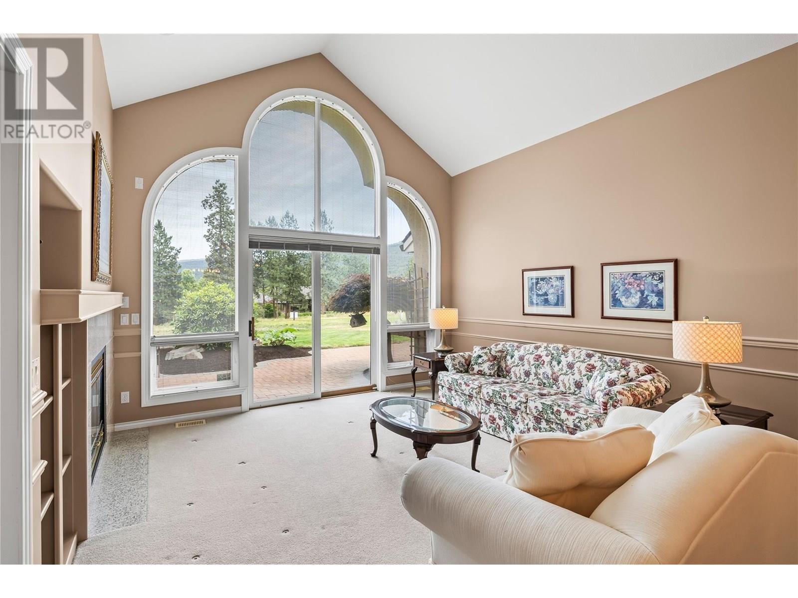 4003 Gallaghers Terrace. Kelowna, British Columbia