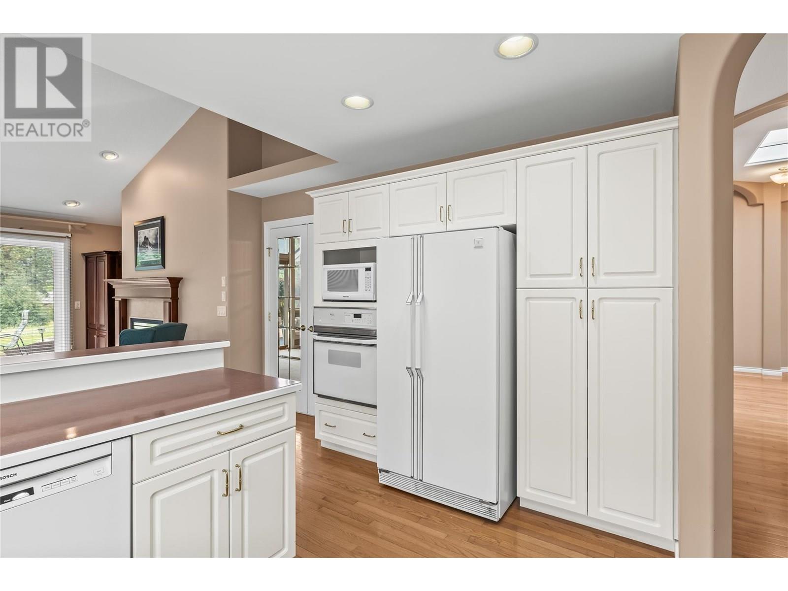 4003 Gallaghers Terrace. Kelowna, British Columbia