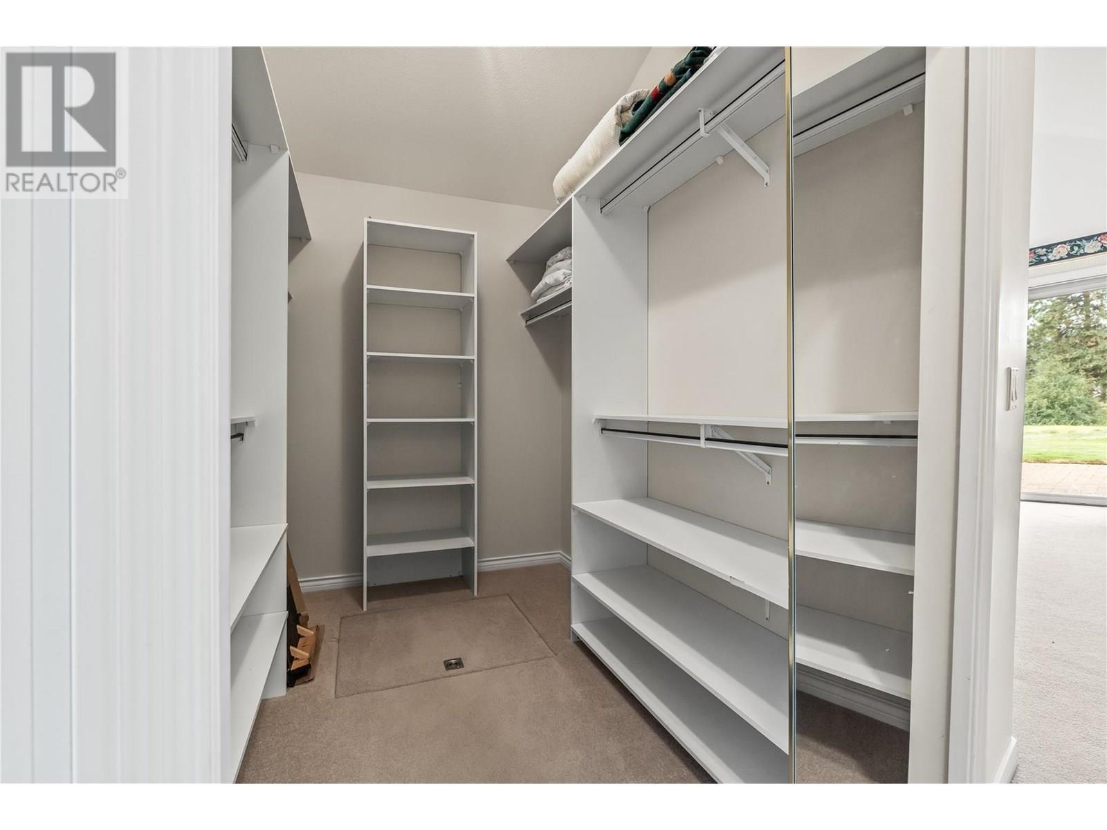 4003 Gallaghers Terrace. Kelowna, British Columbia