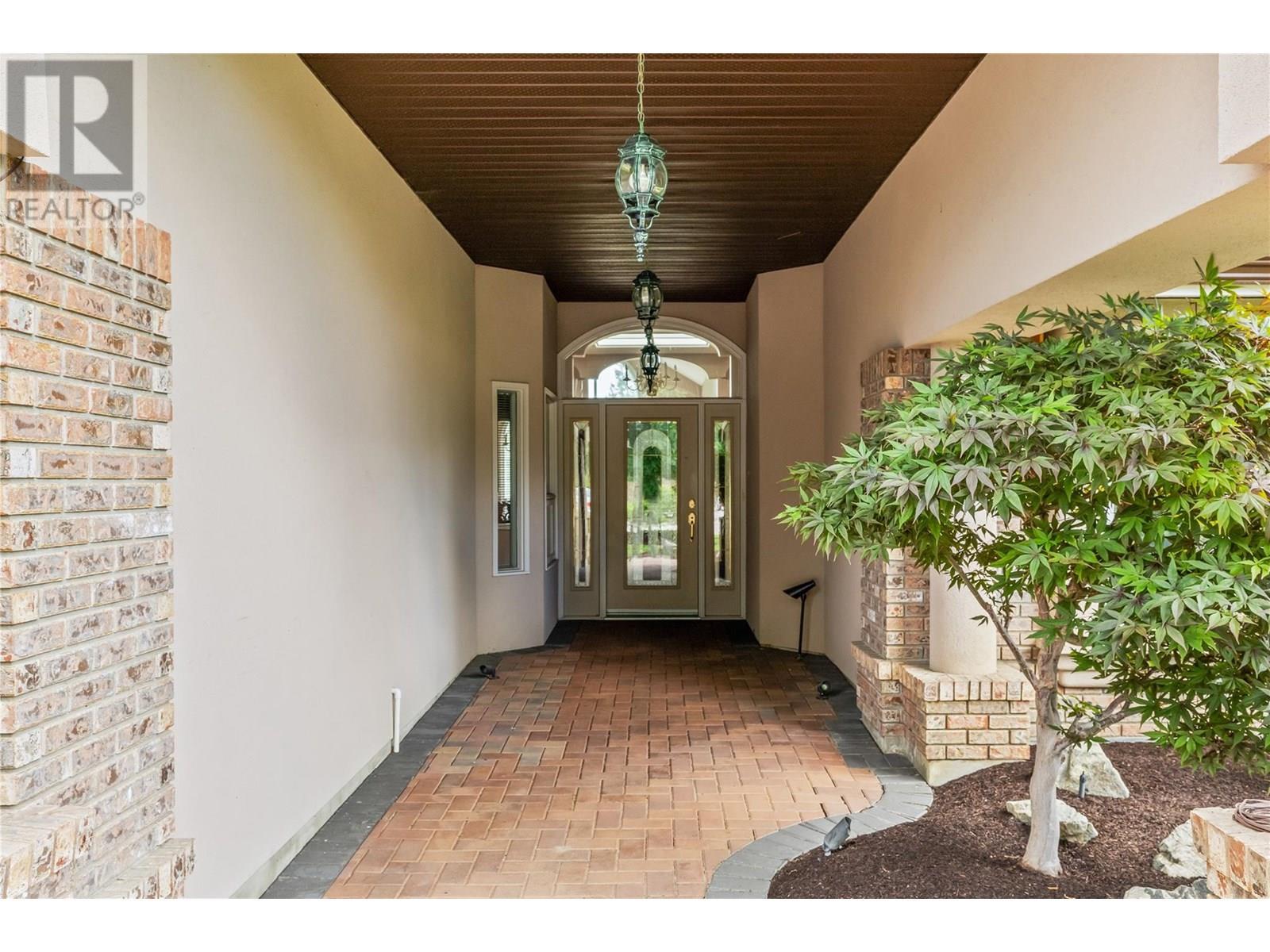 4003 Gallaghers Terrace. Kelowna, British Columbia