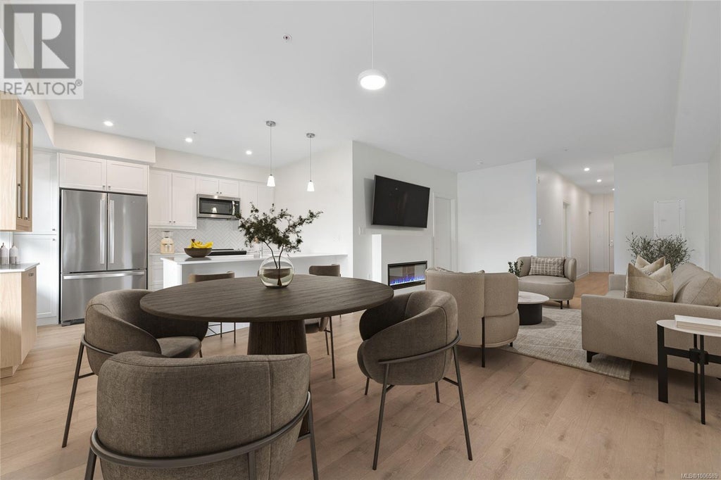 203 9716 Third Street, Sidney