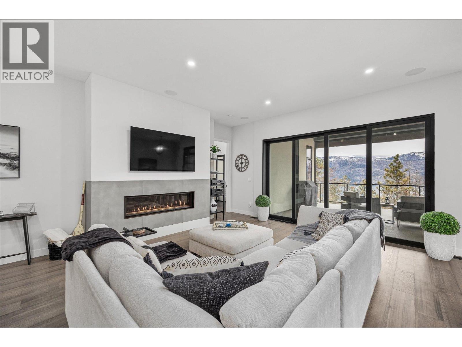 10058 Beacon Hill Drive. Lake Country, British Columbia