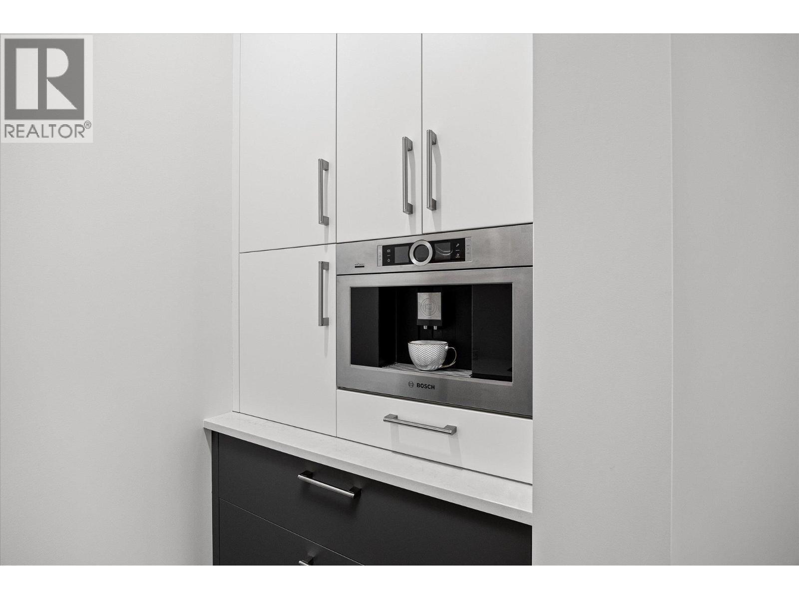 10058 Beacon Hill Drive. Lake Country, British Columbia