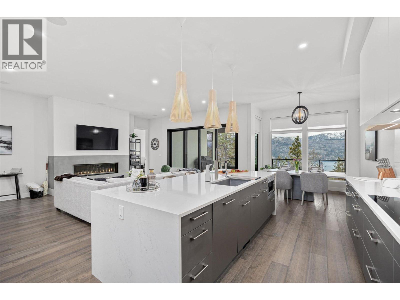 10058 Beacon Hill Drive. Lake Country, British Columbia