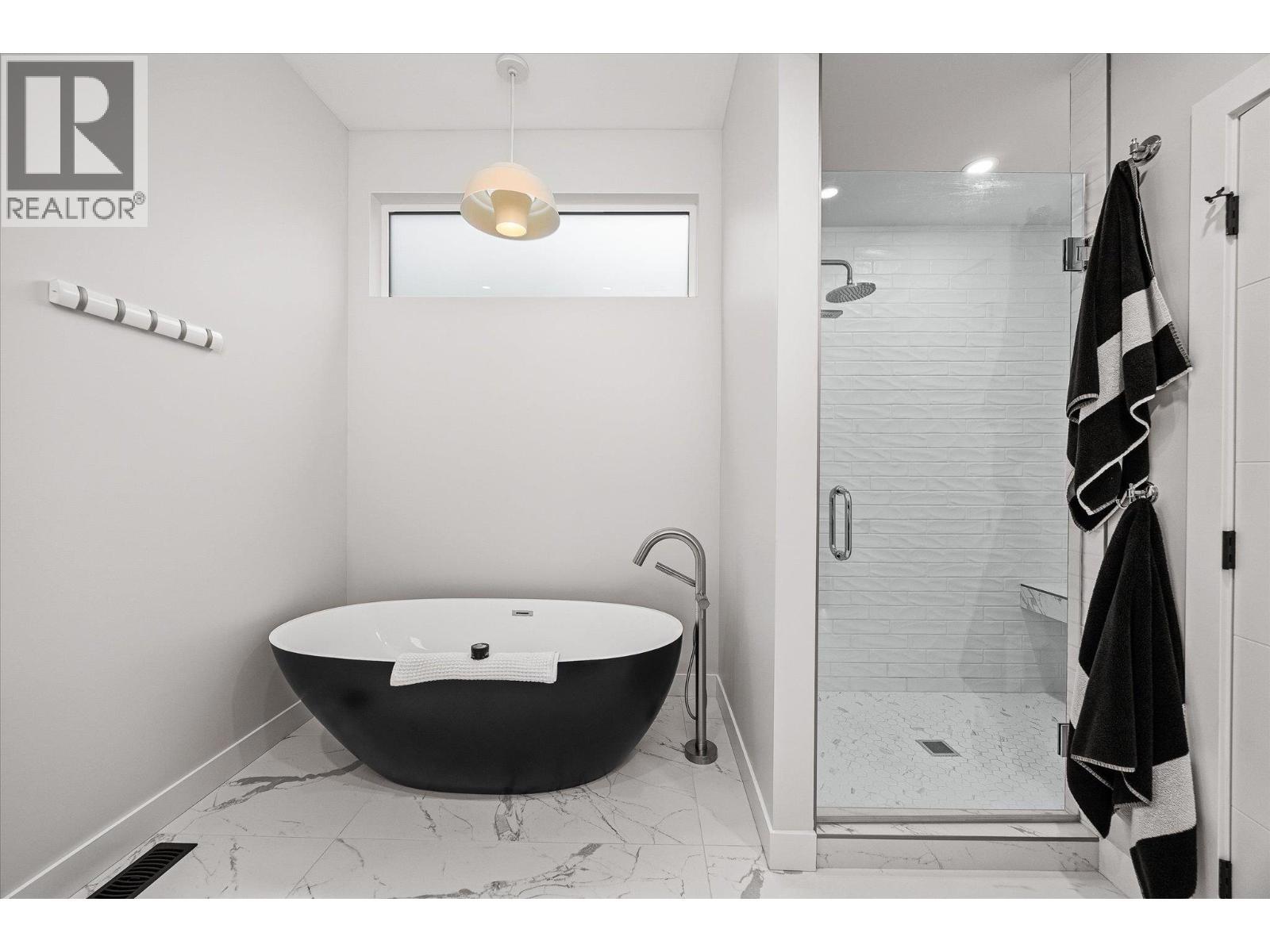 10058 Beacon Hill Drive. Lake Country, British Columbia