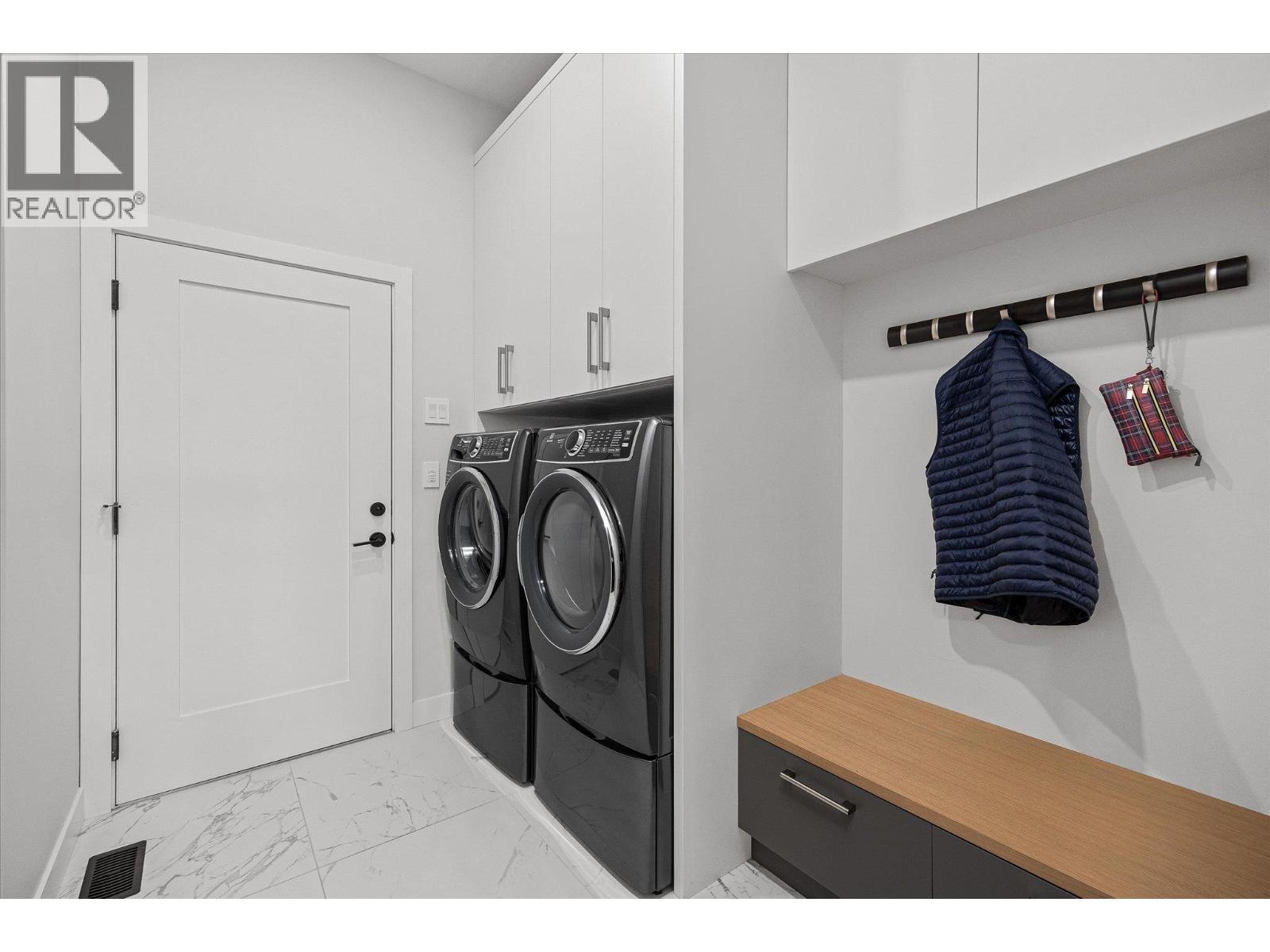 10058 Beacon Hill Drive. Lake Country, British Columbia