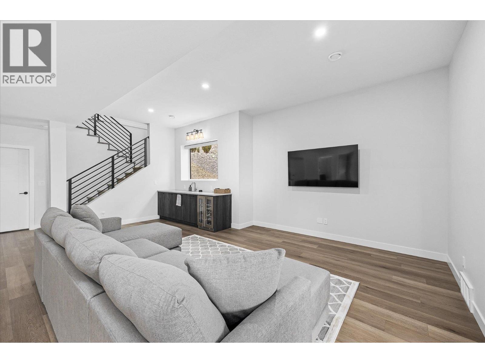 10058 Beacon Hill Drive. Lake Country, British Columbia