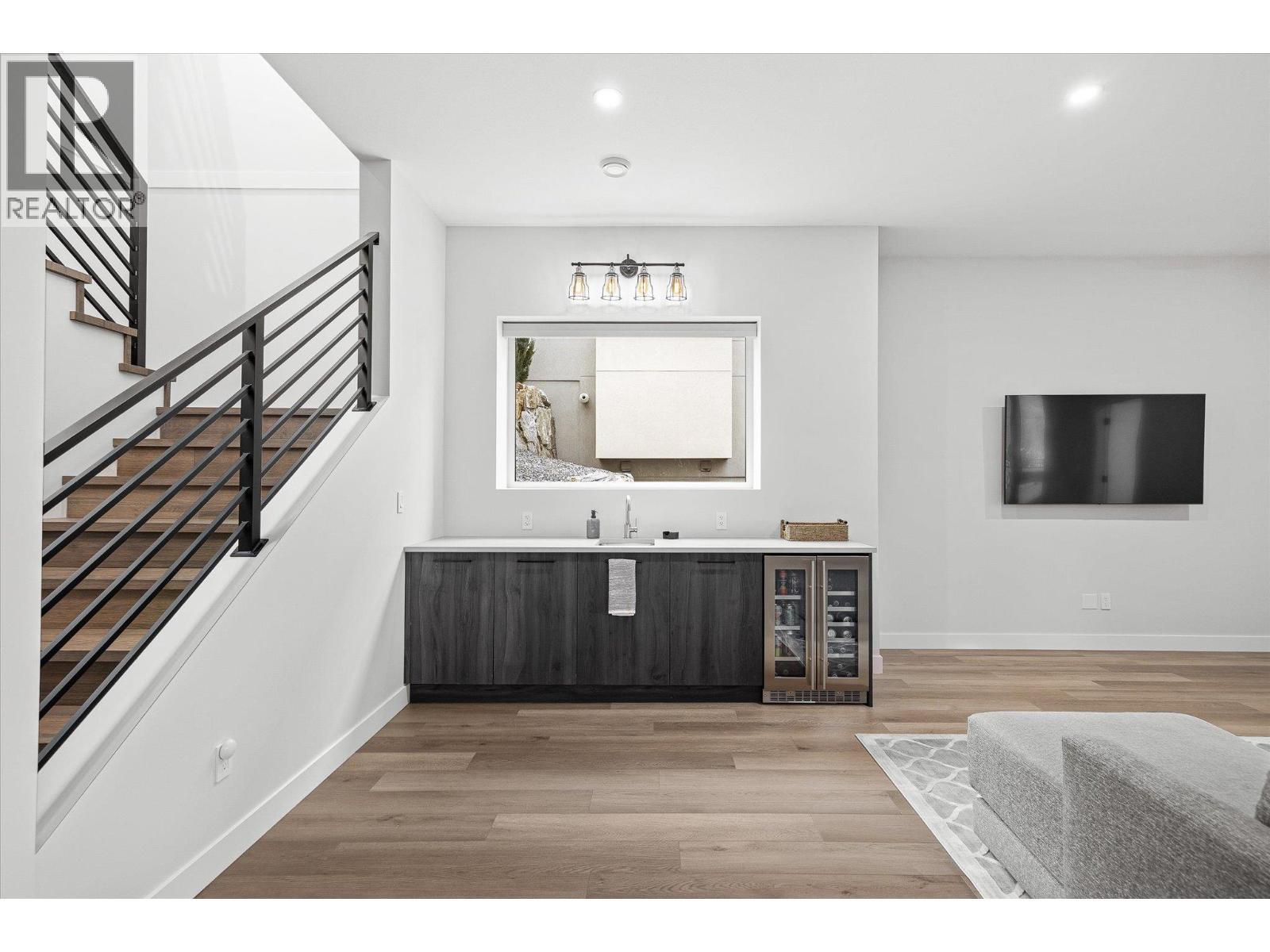 10058 Beacon Hill Drive. Lake Country, British Columbia