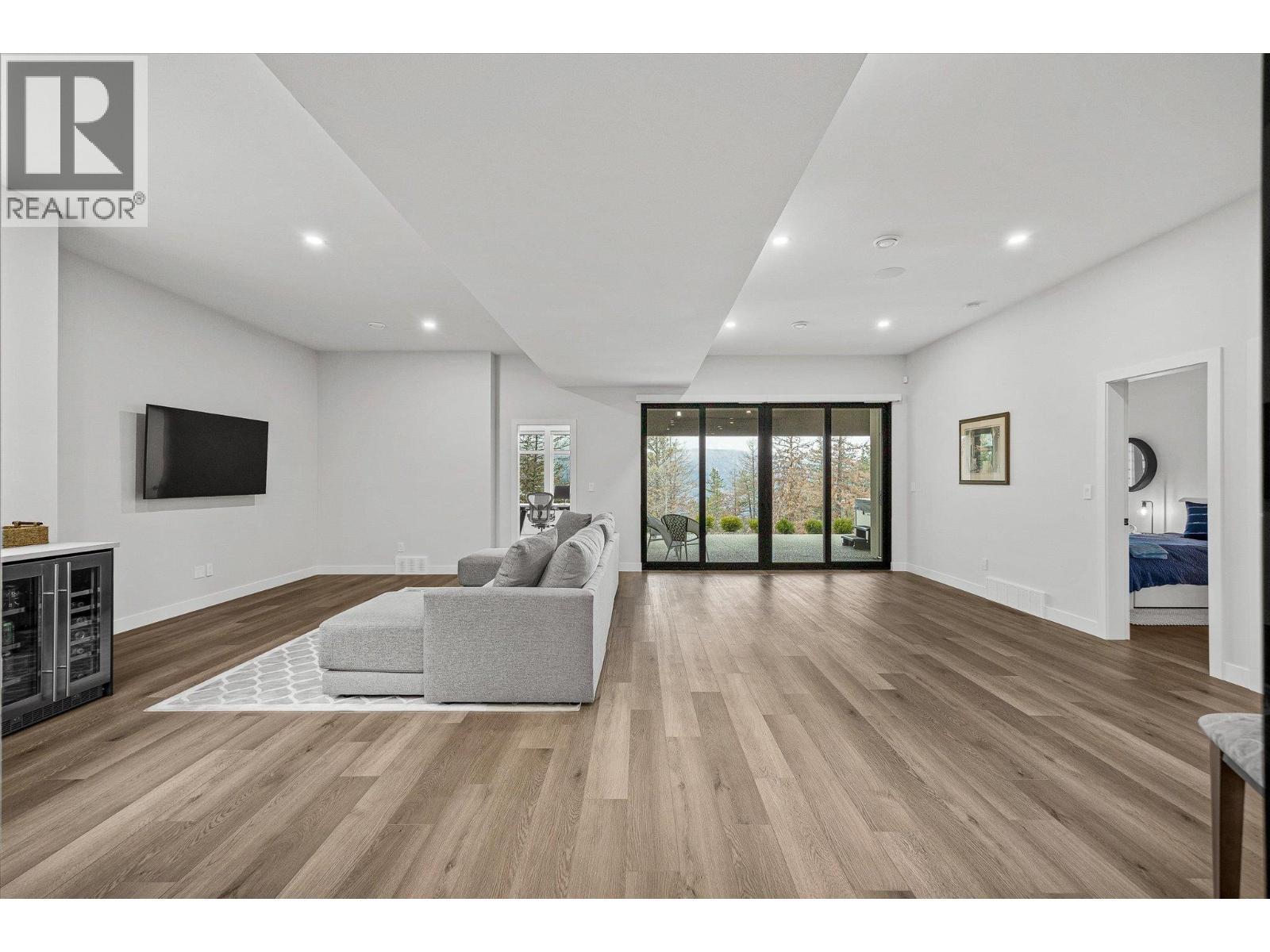 10058 Beacon Hill Drive. Lake Country, British Columbia