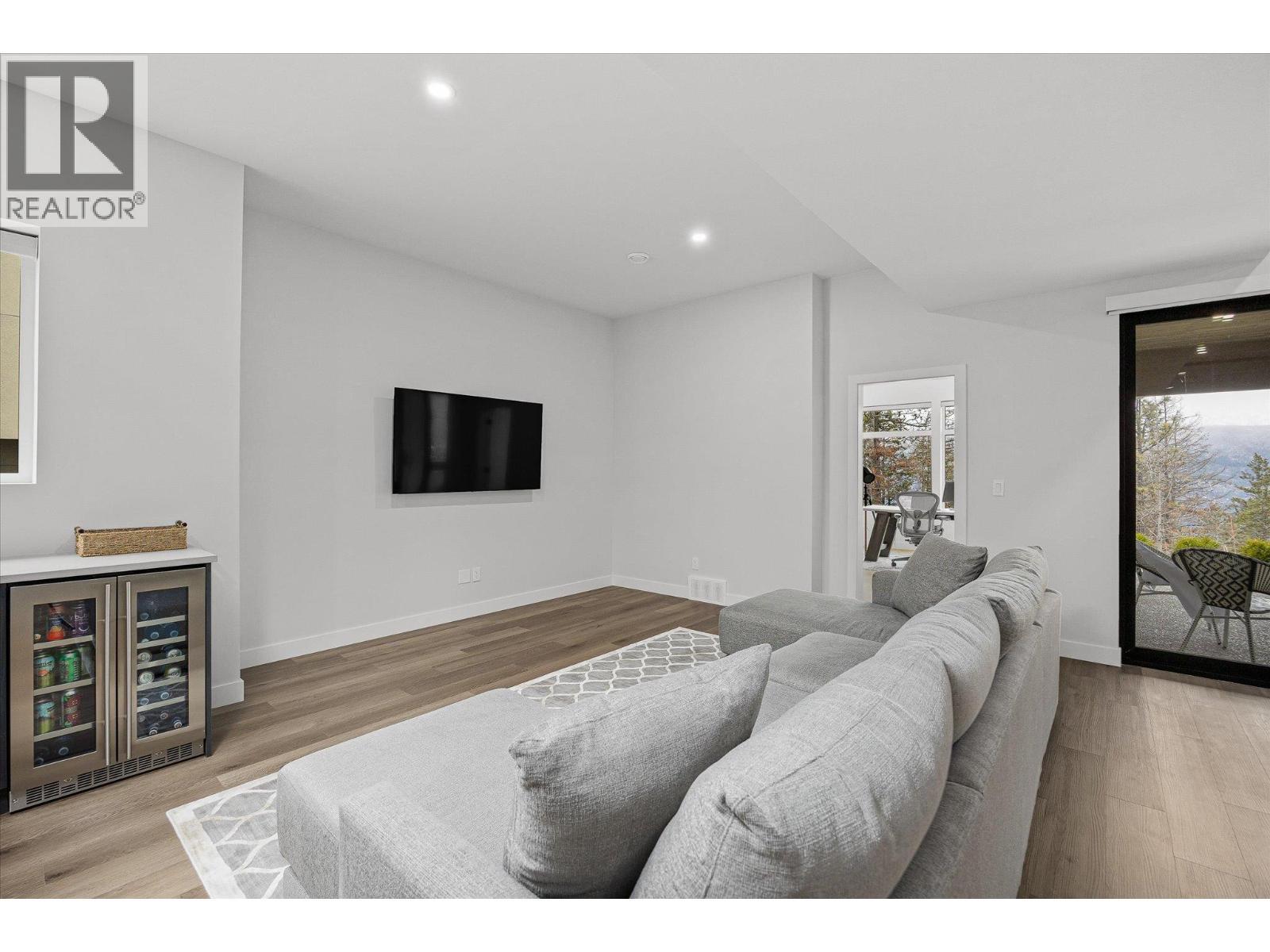 10058 Beacon Hill Drive. Lake Country, British Columbia