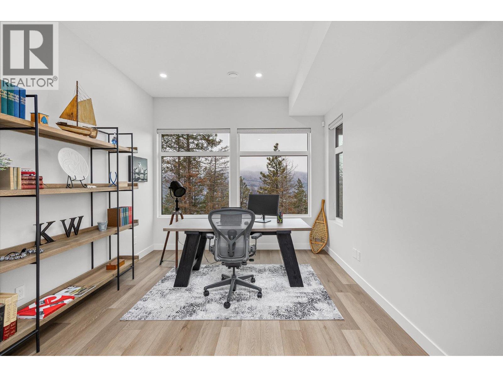 10058 Beacon Hill Drive. Lake Country, British Columbia