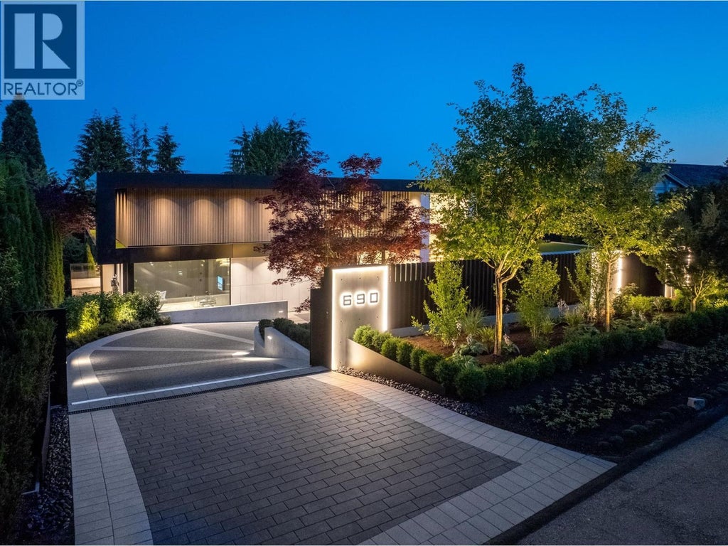 690 Knockmaroon Road, West Vancouver