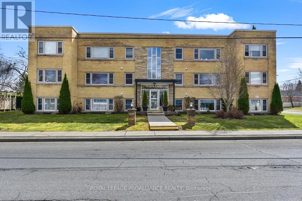 11 - 167 Pearl Street E, Brockville