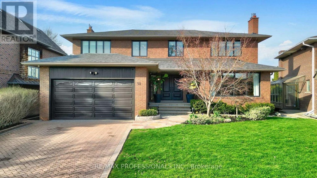 52 Courtsfield Crescent, Toronto (edenbridge-Humber Valley)