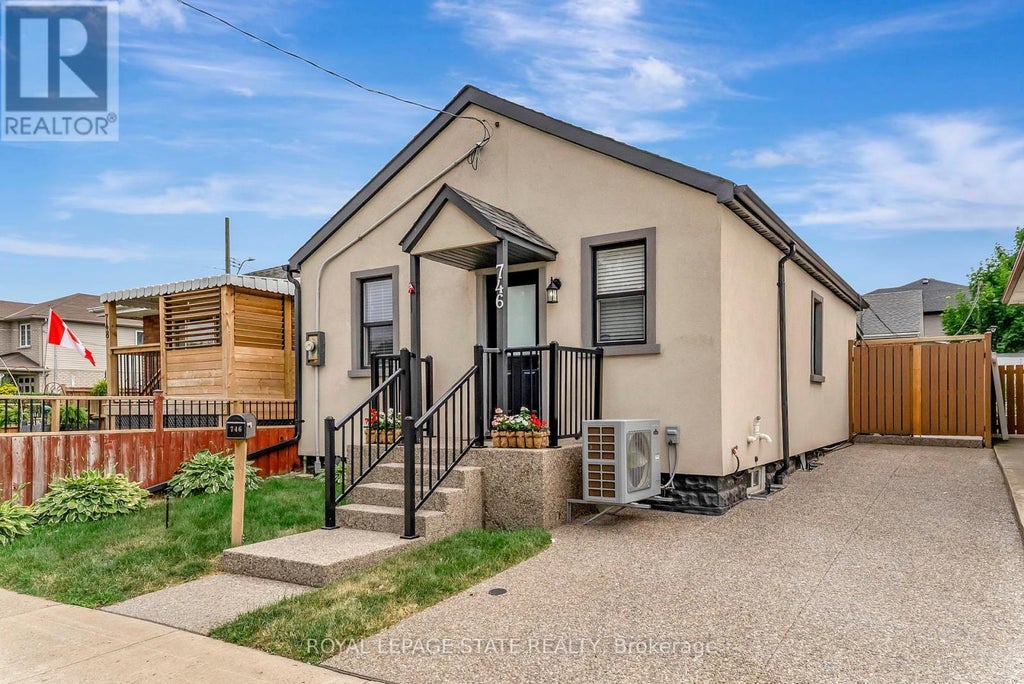 746 Roxborough Avenue, Hamilton (mcquesten)