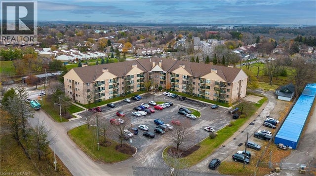 15 Hofstetter Avenue Unit# 321, Kitchener