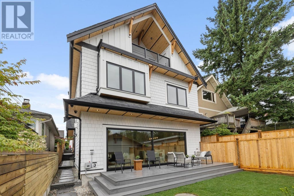 2 2247 Parker Street, Vancouver