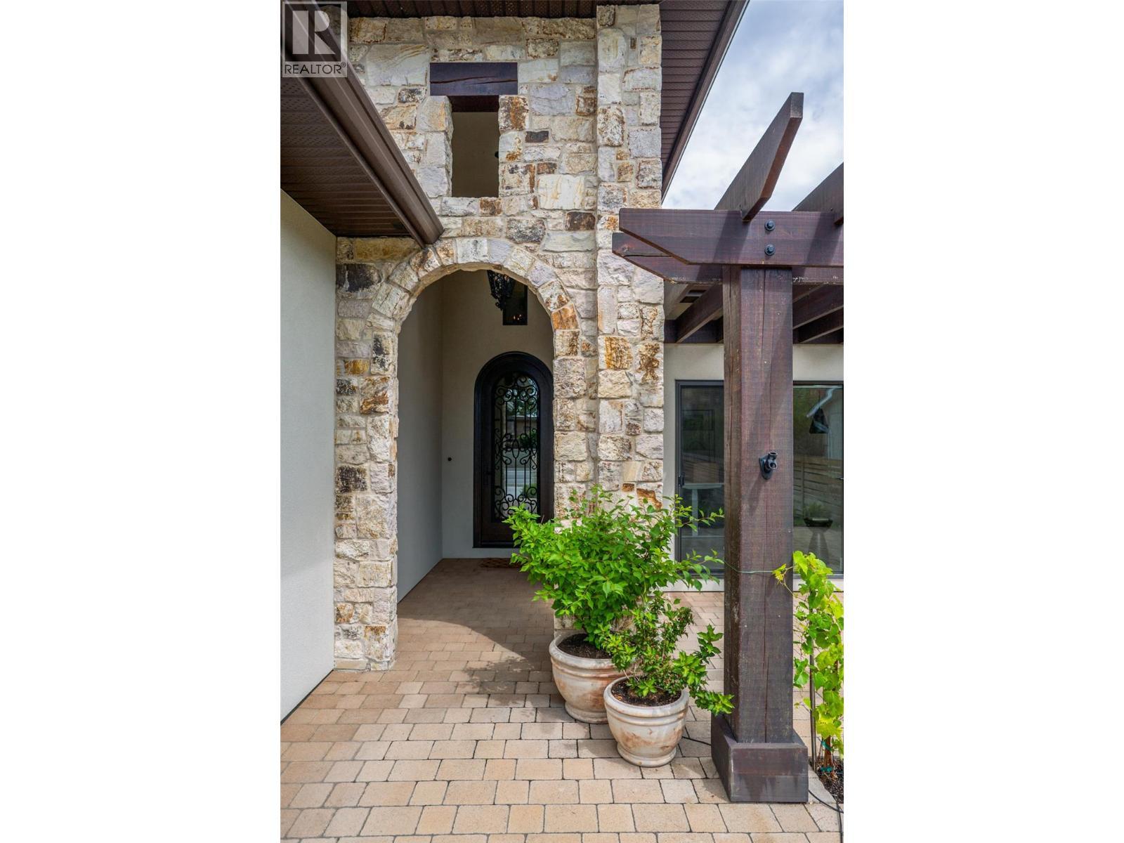 3567 Lakeshore Road. Kelowna, British Columbia