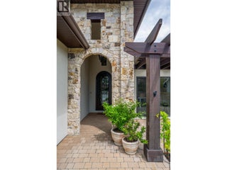 3567 Lakeshore Road. Kelowna, British Columbia