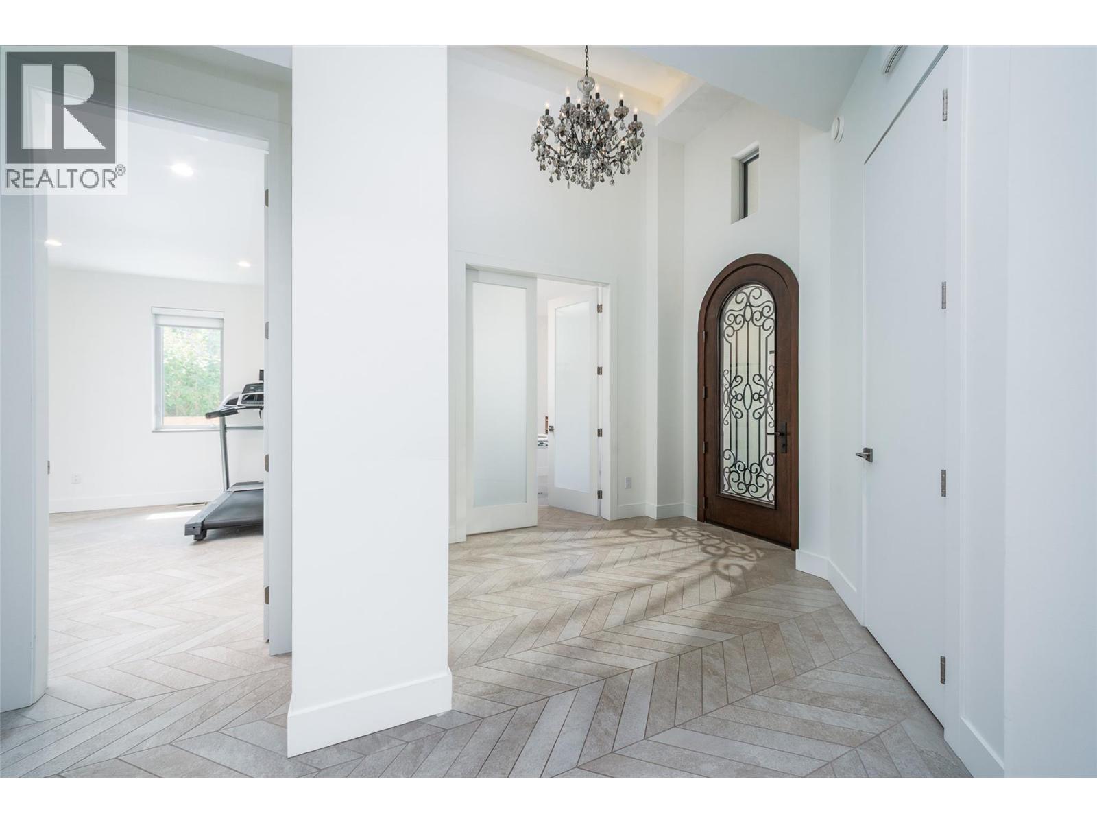 3567 Lakeshore Road. Kelowna, British Columbia