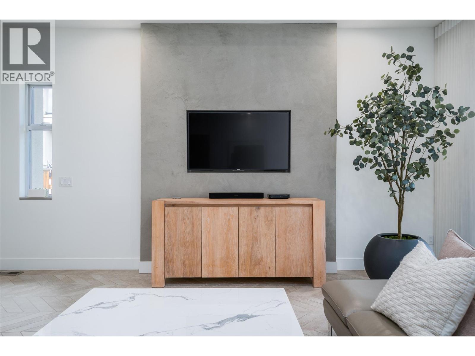 3567 Lakeshore Road. Kelowna, British Columbia