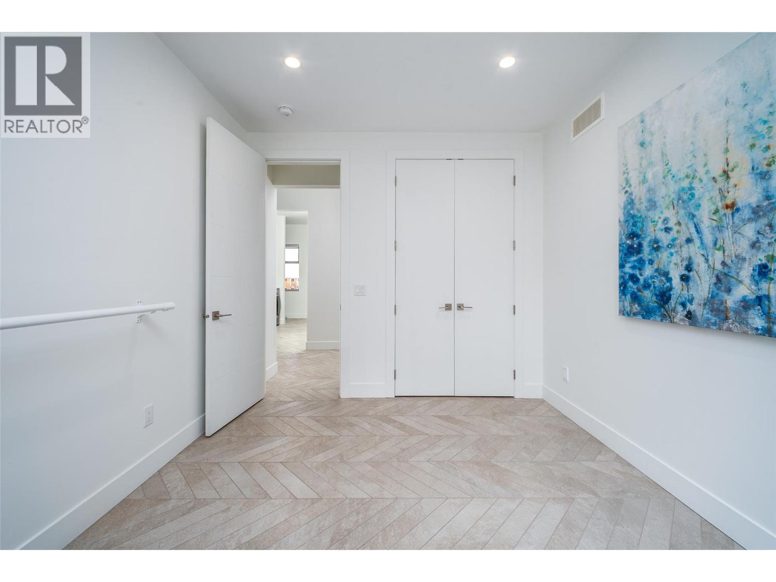 3567 Lakeshore Road. Kelowna, British Columbia