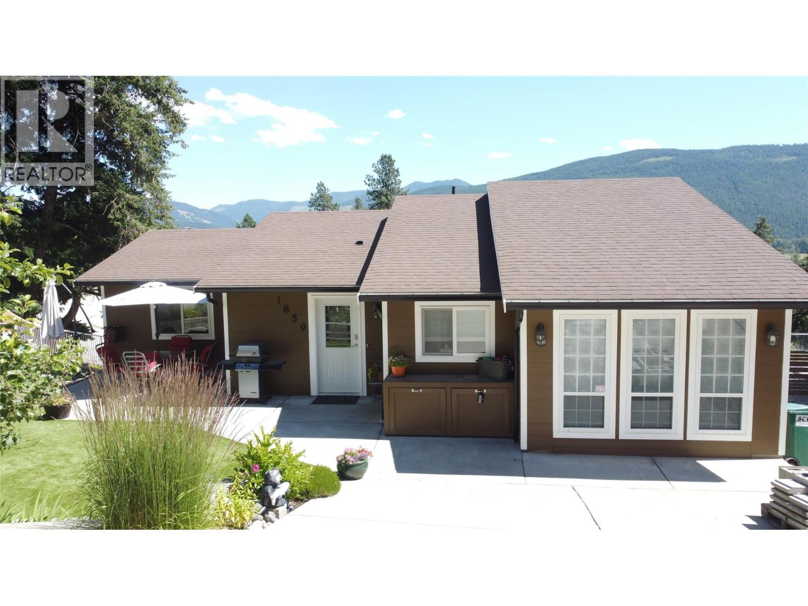 1859 Schunter Drive. Lumby, British Columbia