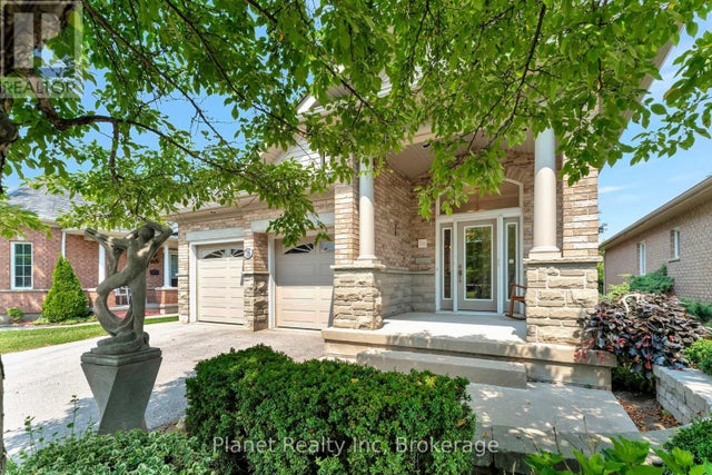 18 Beechlawn Boulevard, Guelph (village By The Arboretum)