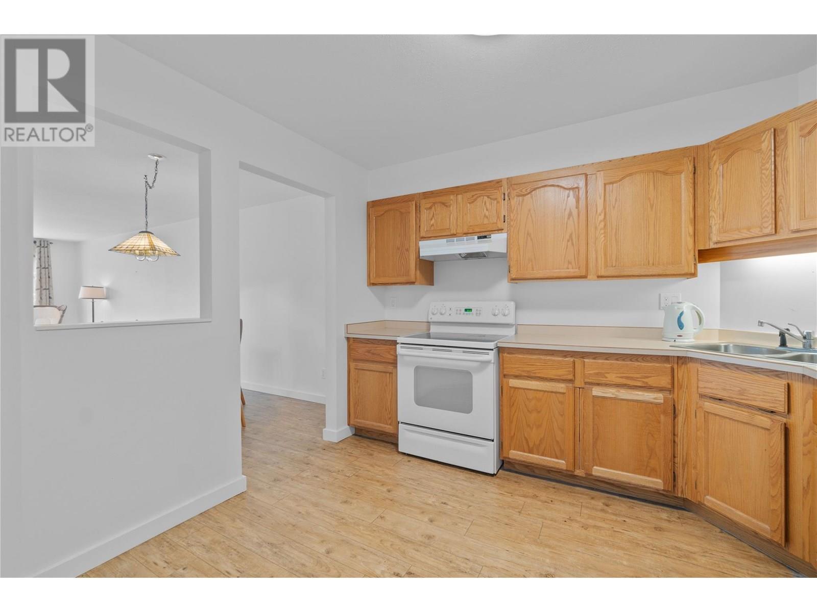 250 5 Street Se Unit# 313. Salmon Arm, British Columbia