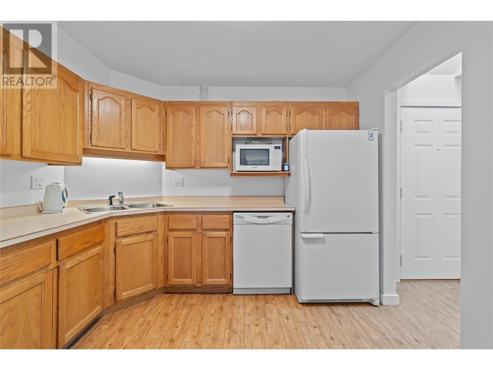 250 5 Street Se Unit# 313. Salmon Arm, British Columbia