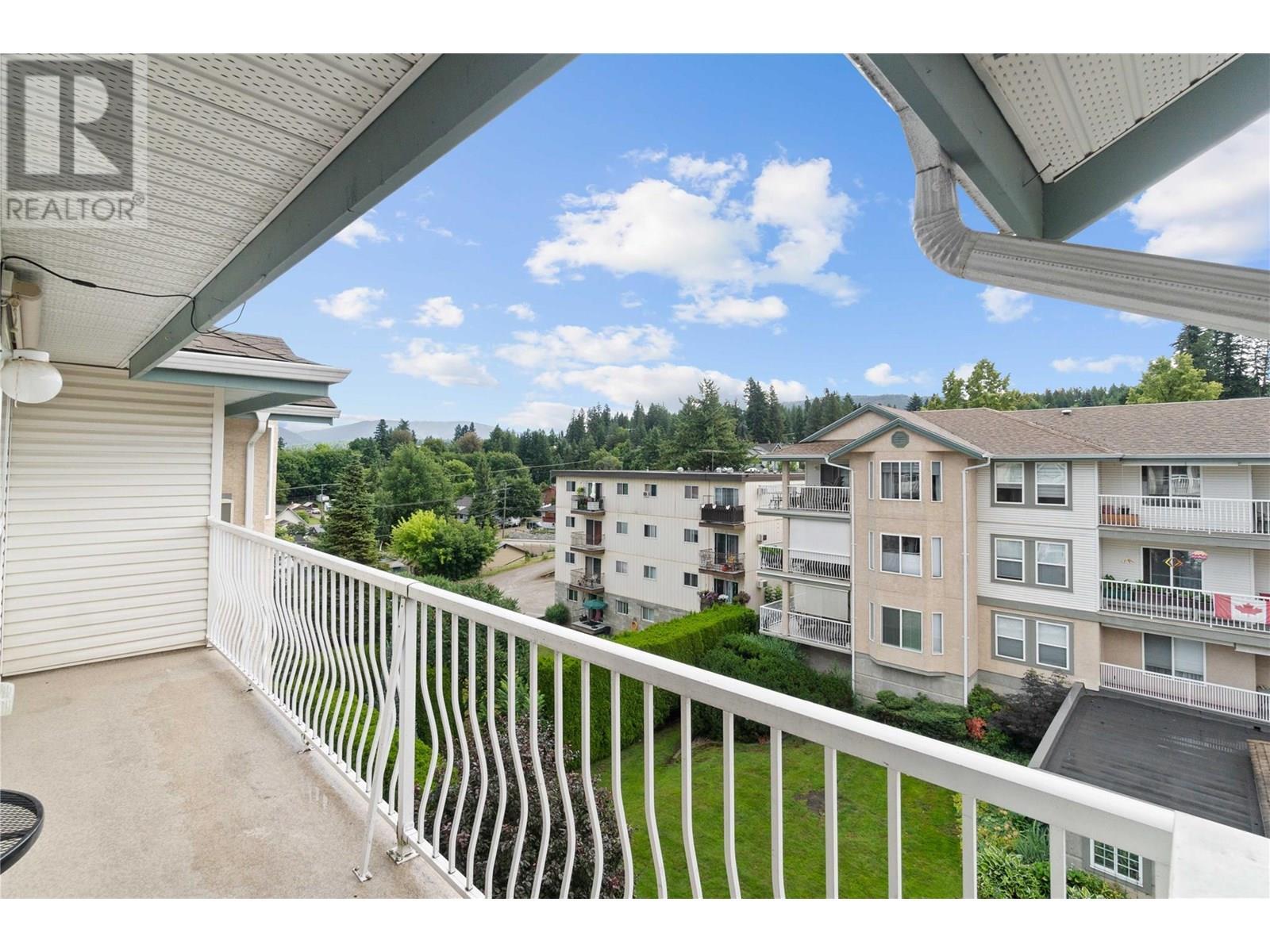 250 5 Street Se Unit# 313. Salmon Arm, British Columbia